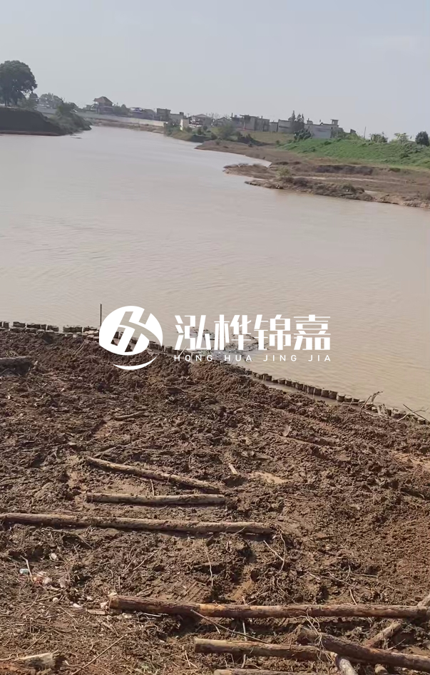 打松木樁施工用什么機(jī)械最好-松木樁施工技術(shù)要求？
