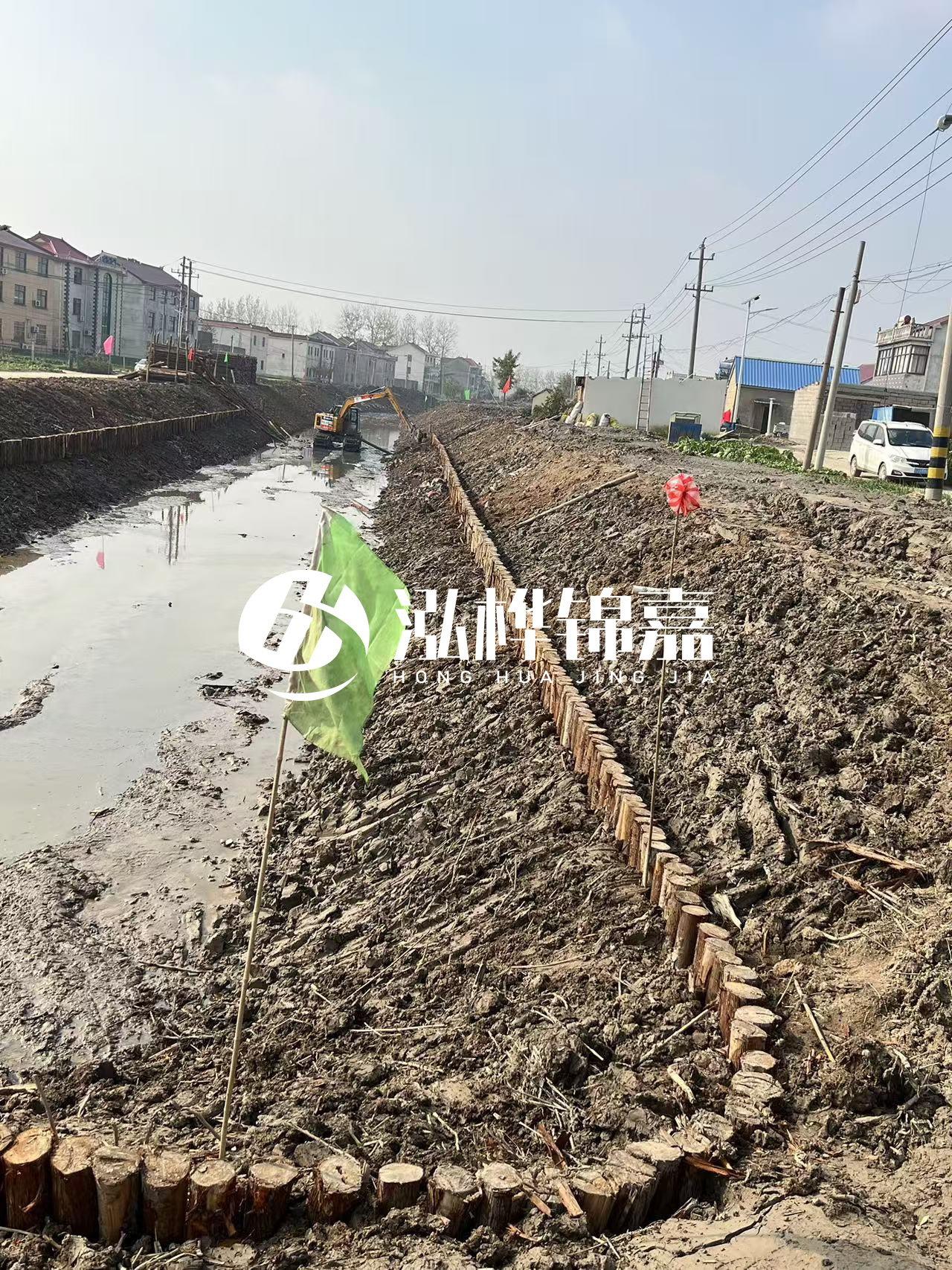 洛陽挖機打木樁專業(yè)施工-河道打木樁后如何檢查穩(wěn)固性？